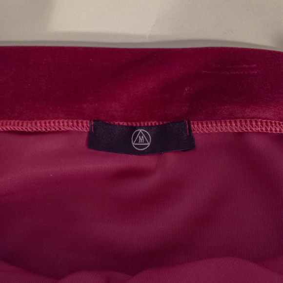 Missguided Fuchsia Velvet Bodycon Mini Skirt | US 8 - Picture 4 of 4